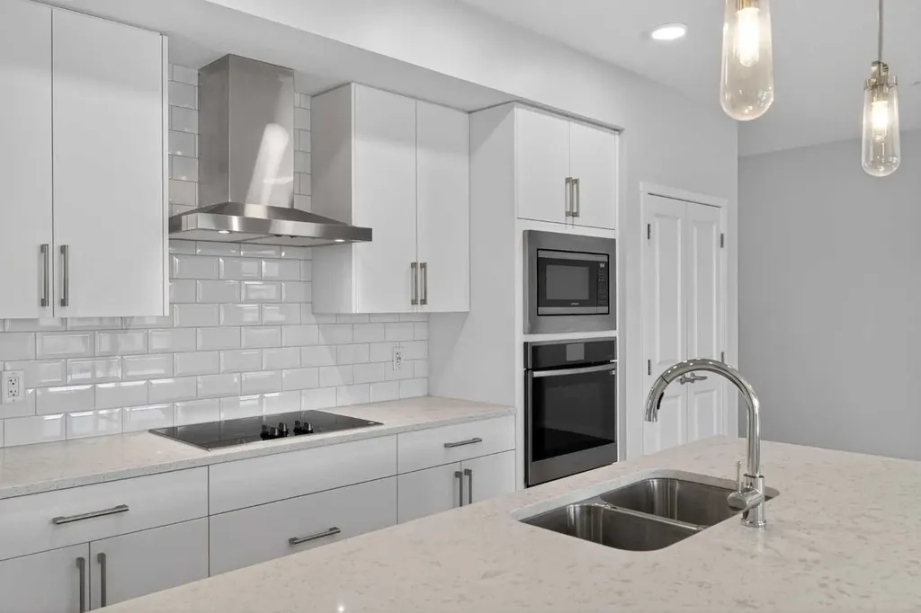 33 Carringham Gate NW Calgary AB T3P 2H6