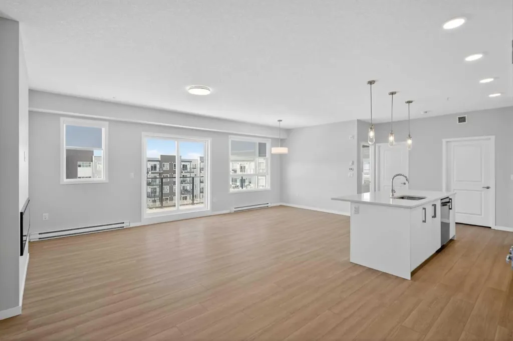 33 Carringham Gate NW Calgary AB T3P 2H6