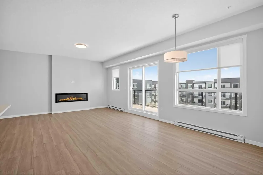 33 Carringham Gate NW Calgary AB T3P 2H6