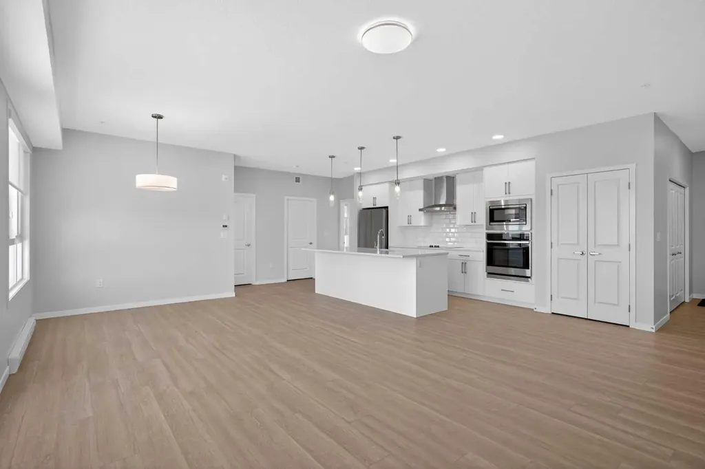 33 Carringham Gate NW Calgary AB T3P 2H6