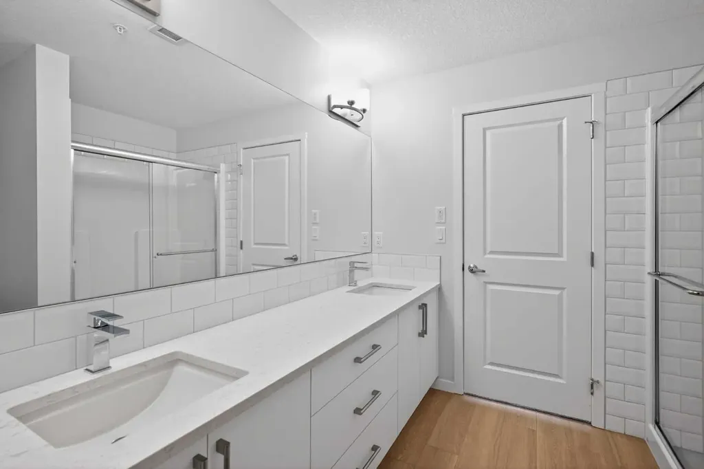 33 Carringham Gate NW Calgary AB T3P 2H6