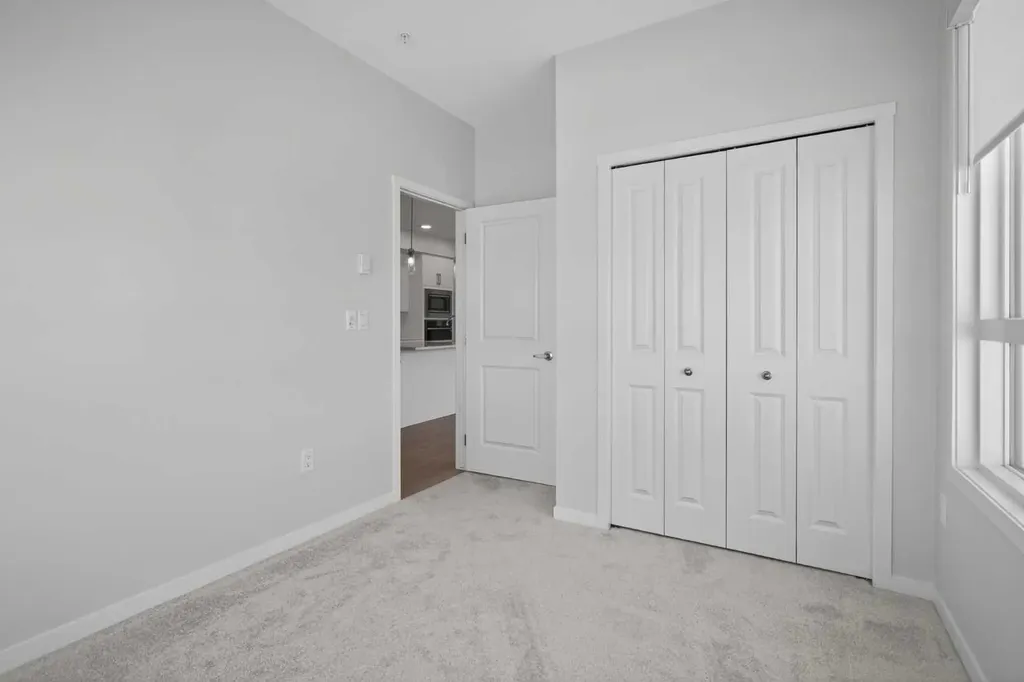 33 Carringham Gate NW Calgary AB T3P 2H6