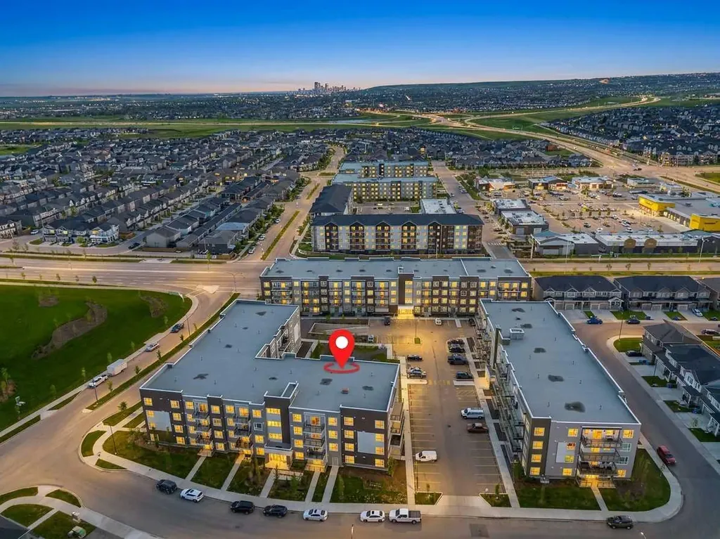33 Carringham Gate NW Calgary AB T3P 2H6