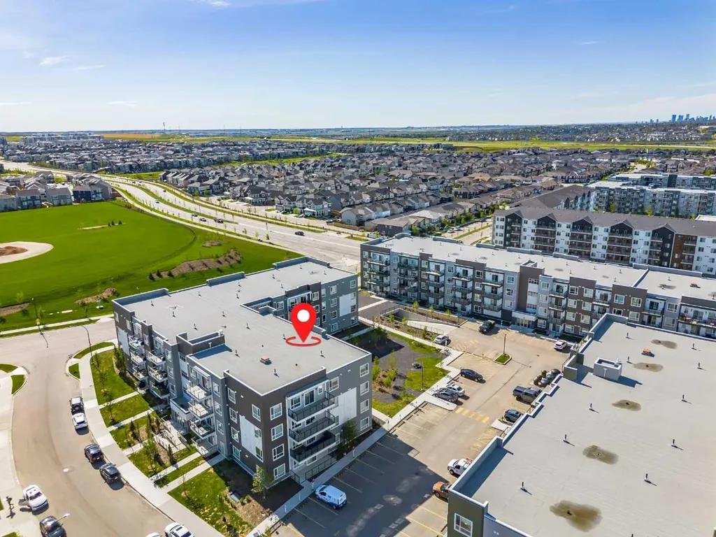 33 Carringham Gate NW Calgary AB T3P 2H6