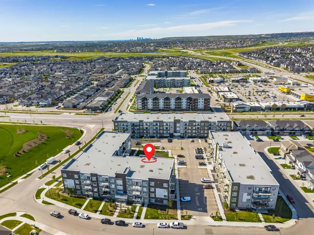 33 Carringham Gate NW Calgary AB T3P 2H6