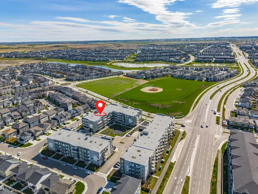 33 Carringham Gate NW Calgary AB T3P 2H6