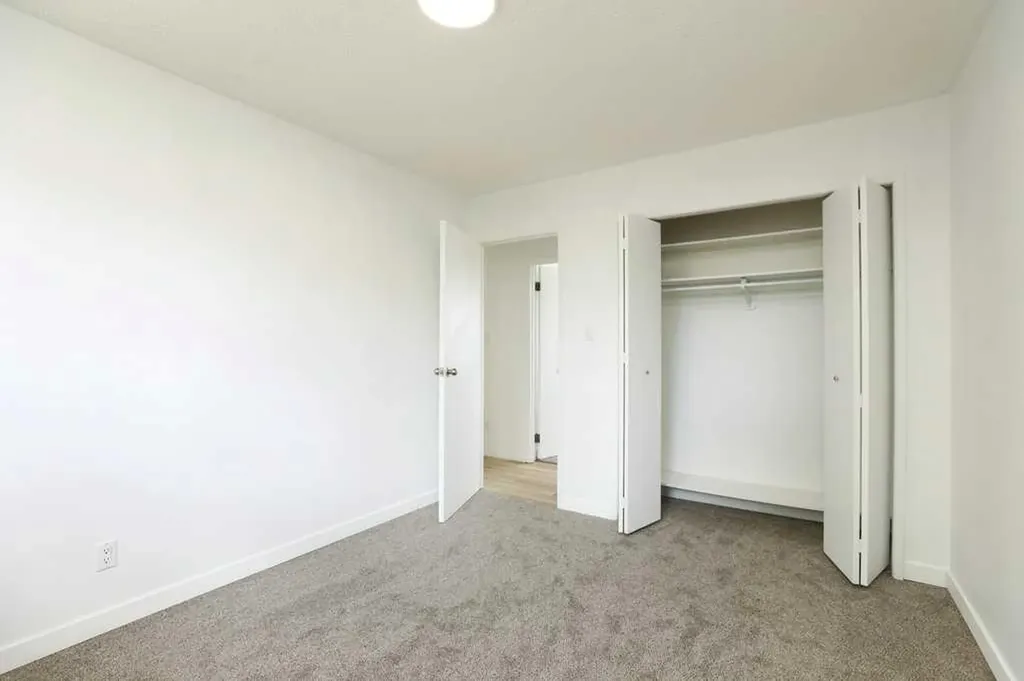 316 Leaside Avenue S Lethbridge AB T1J 4J2