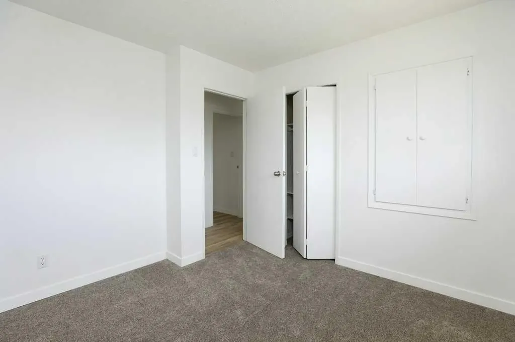 316 Leaside Avenue S Lethbridge AB T1J 4J2