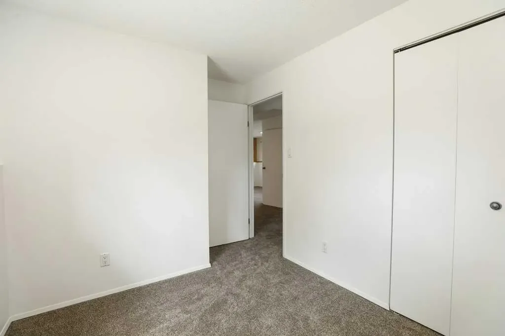 316 Leaside Avenue S Lethbridge AB T1J 4J2