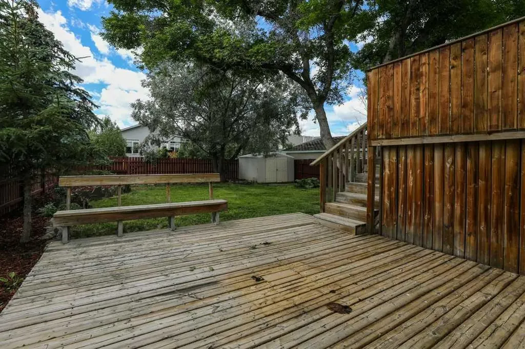 316 Leaside Avenue S Lethbridge AB T1J 4J2