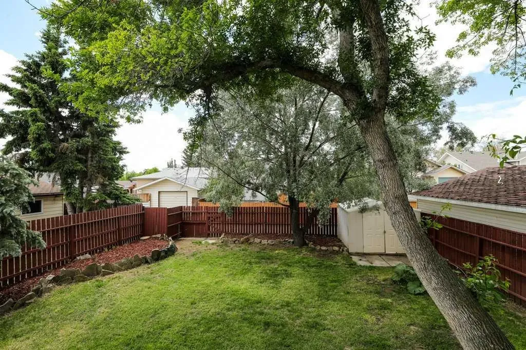 316 Leaside Avenue S Lethbridge AB T1J 4J2