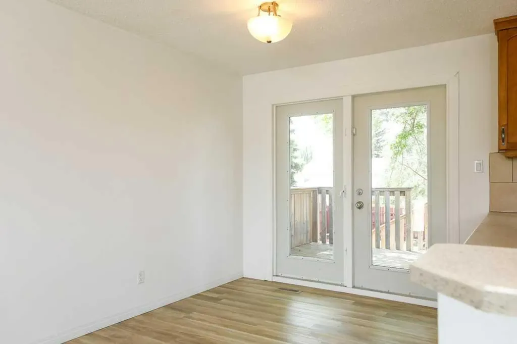 316 Leaside Avenue S Lethbridge AB T1J 4J2