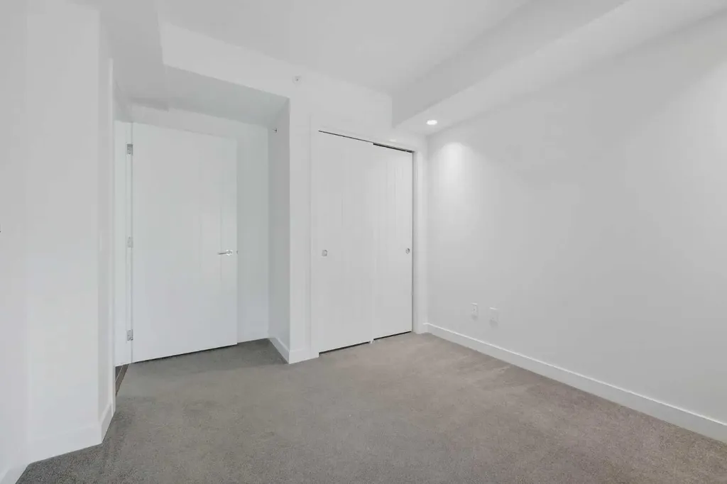 25 Aspenmont Heights SW Calgary AB T3H 0E4
