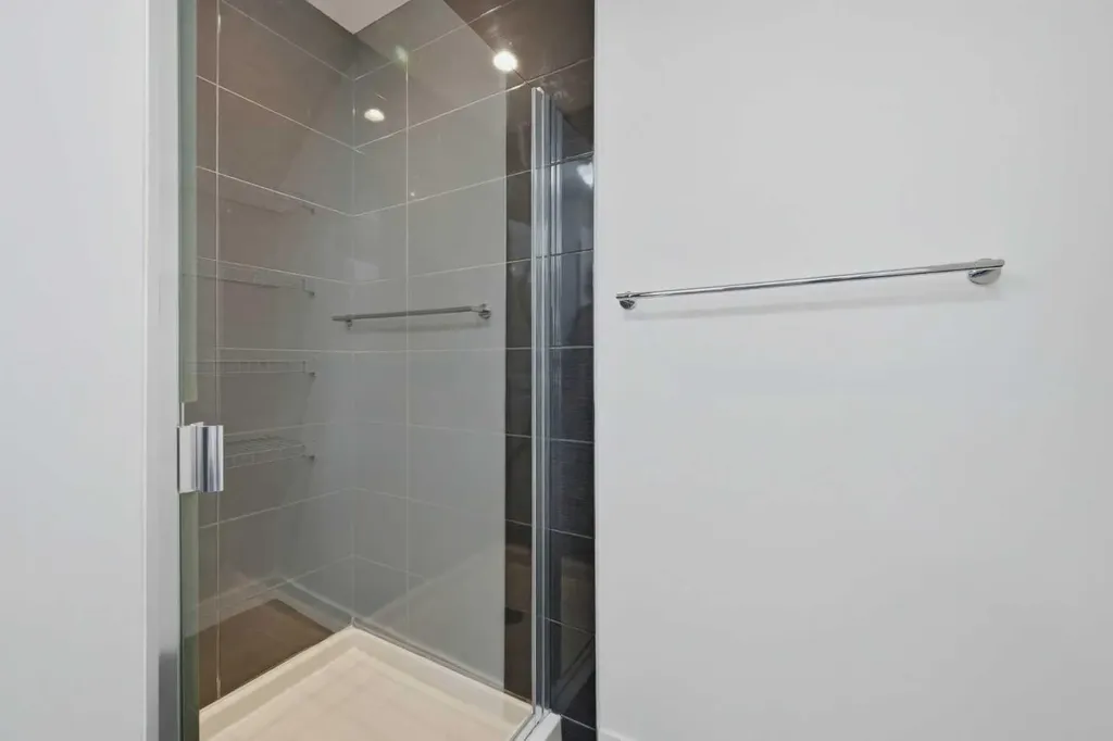 25 Aspenmont Heights SW Calgary AB T3H 0E4