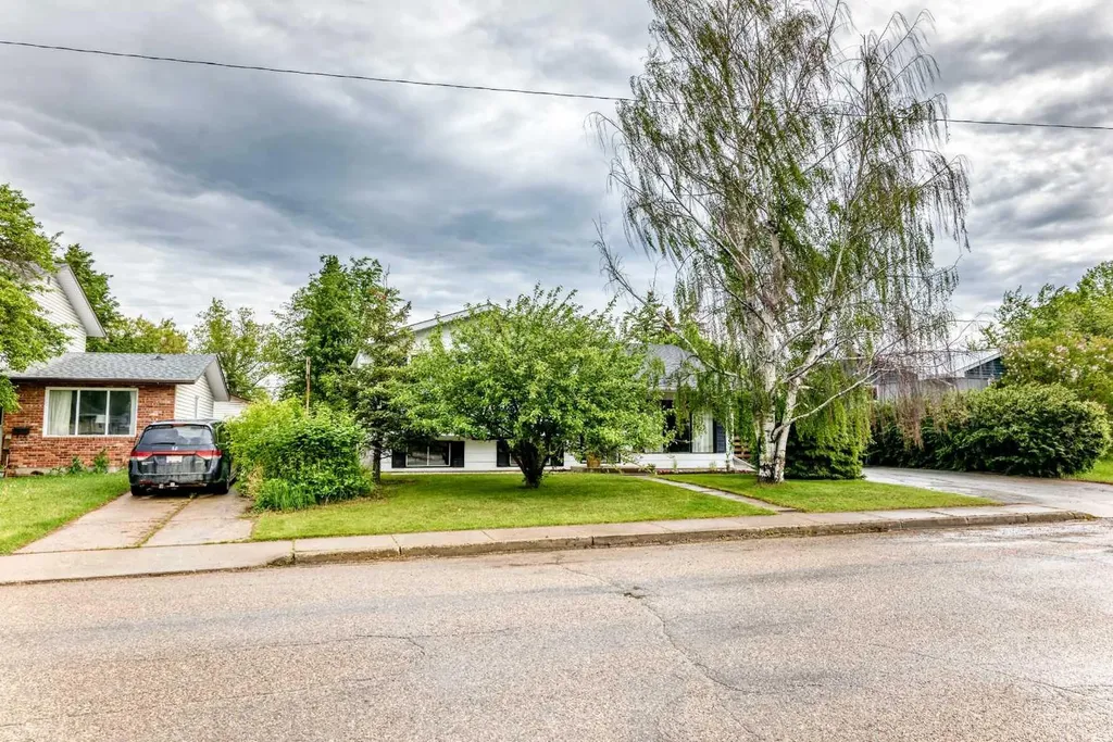 5606 51 Street Olds AB T4H 1H9