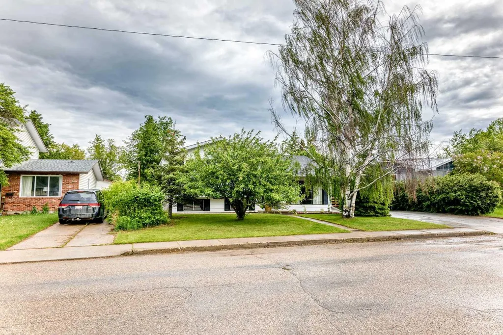 5606 51 Street Olds AB T4H 1H9