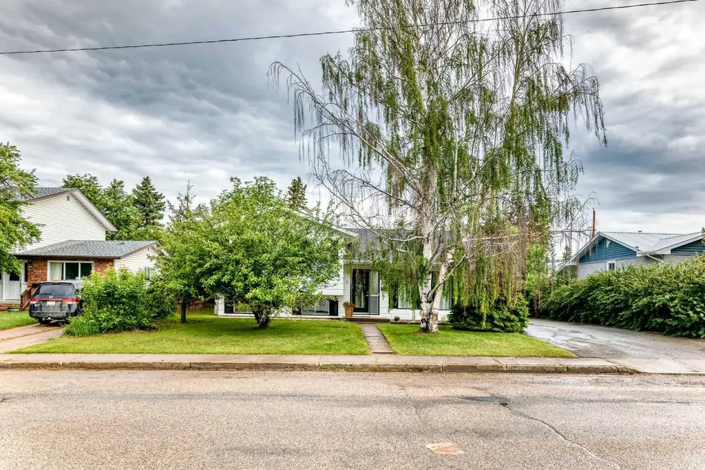 5606 51 Street Olds AB T4H 1H9