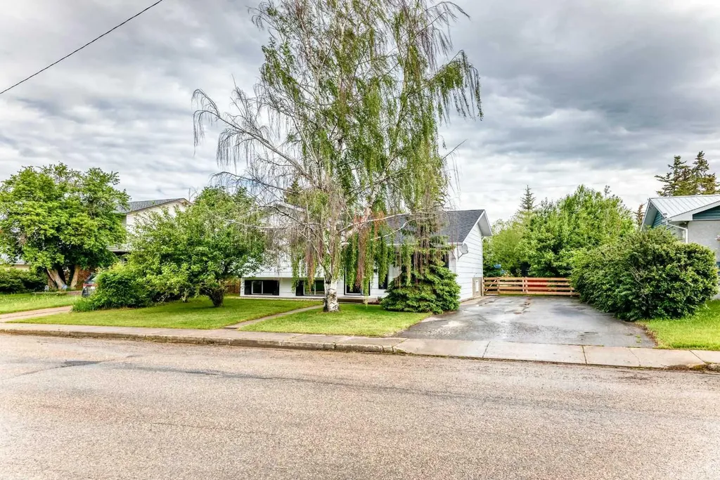 5606 51 Street Olds AB T4H 1H9