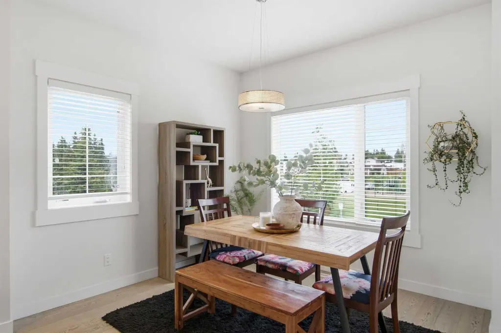 5305 32 Avenue SW Calgary AB T3E 8A2