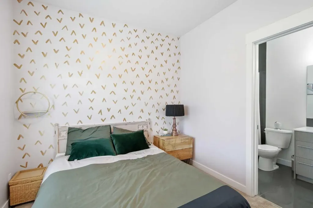 5305 32 Avenue SW Calgary AB T3E 8A2
