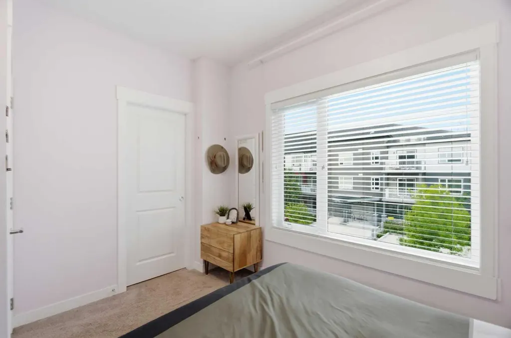 5305 32 Avenue SW Calgary AB T3E 8A2
