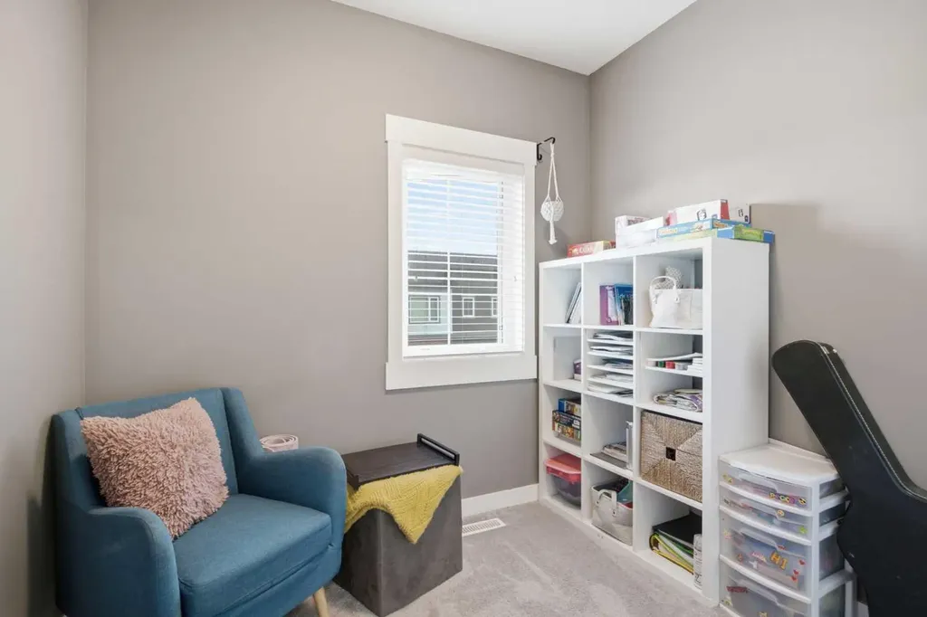 5305 32 Avenue SW Calgary AB T3E 8A2