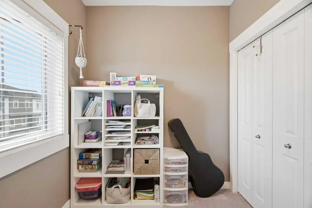 5305 32 Avenue SW Calgary AB T3E 8A2
