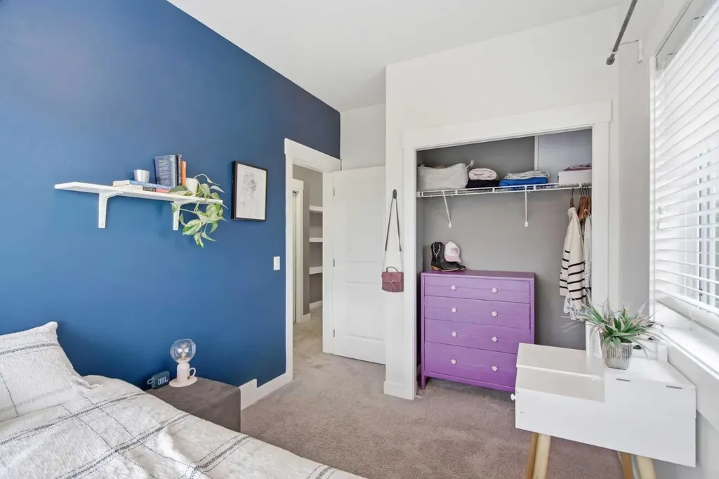 5305 32 Avenue SW Calgary AB T3E 8A2