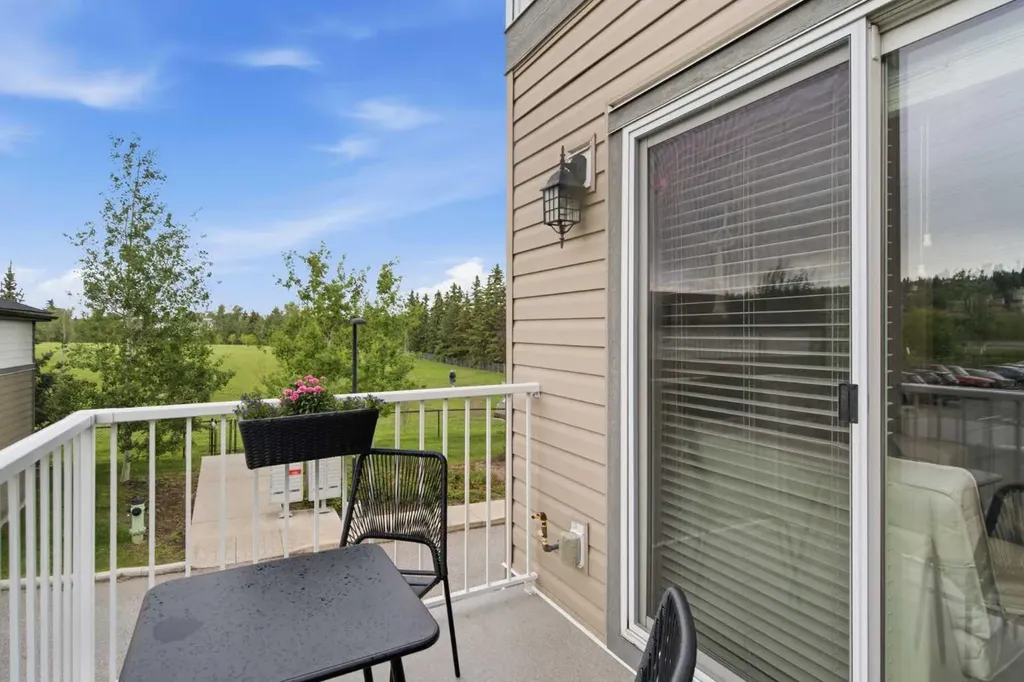 5305 32 Avenue SW Calgary AB T3E 8A2