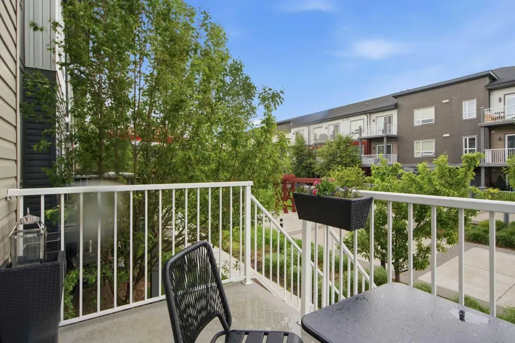 5305 32 Avenue SW Calgary AB T3E 8A2