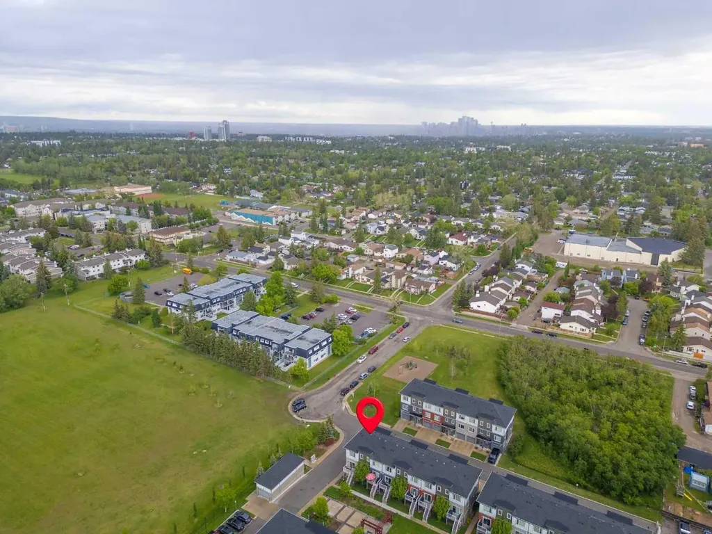 5305 32 Avenue SW Calgary AB T3E 8A2