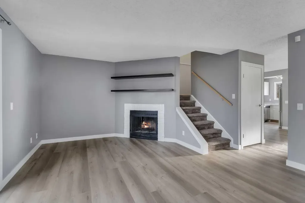 7172 Coach Hill Road SW Calgary AB T3H 1C8