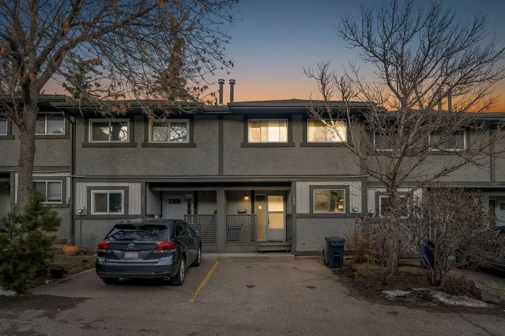 7172 Coach Hill Road SW Calgary AB T3H 1C8