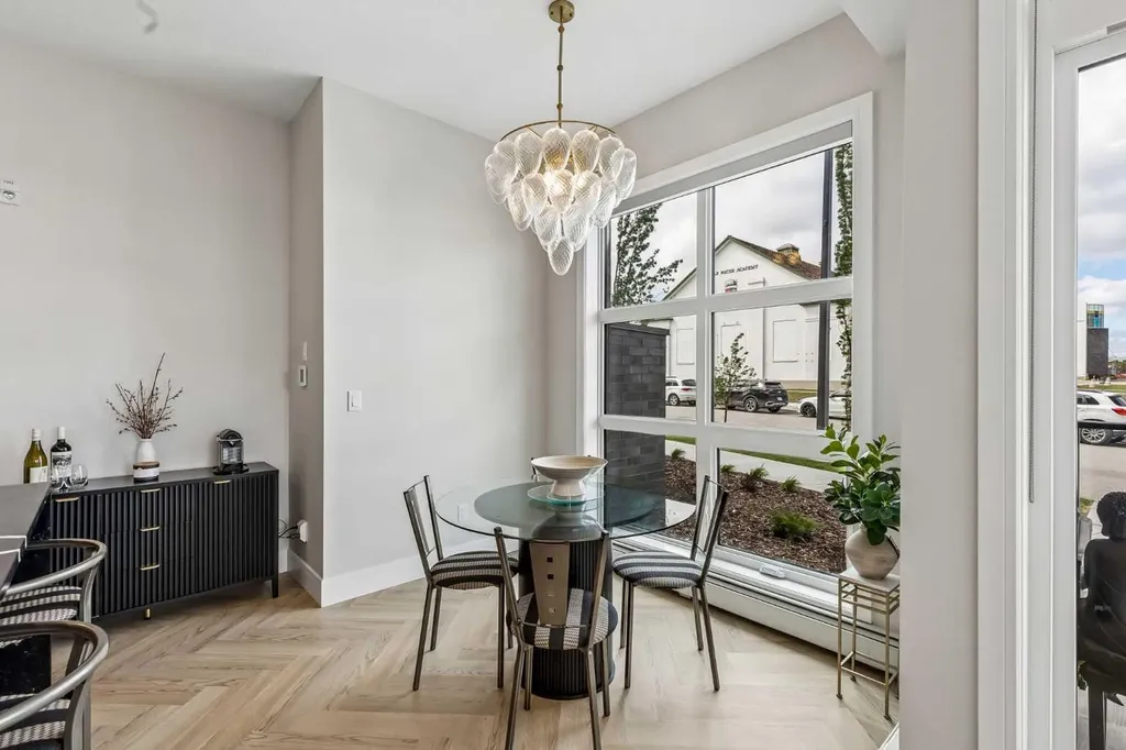 330 Dieppe Drive SW Calgary AB T3E 2L4