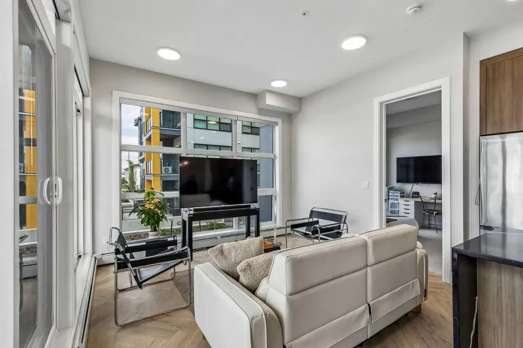 330 Dieppe Drive SW Calgary AB T3E 2L4
