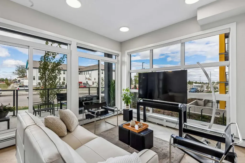 330 Dieppe Drive SW Calgary AB T3E 2L4