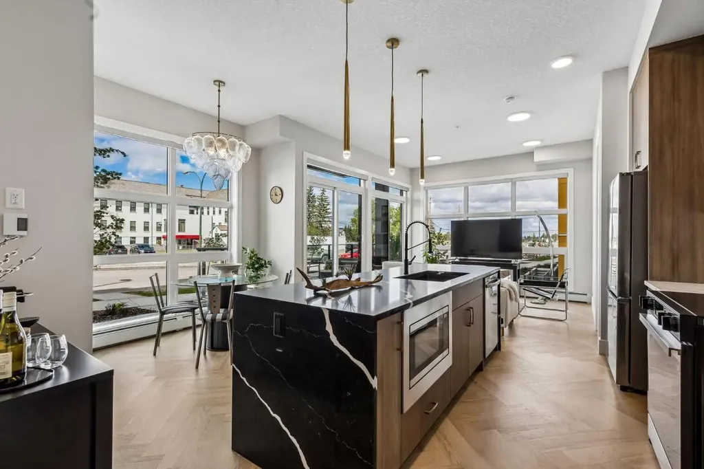 330 Dieppe Drive SW Calgary AB T3E 2L4