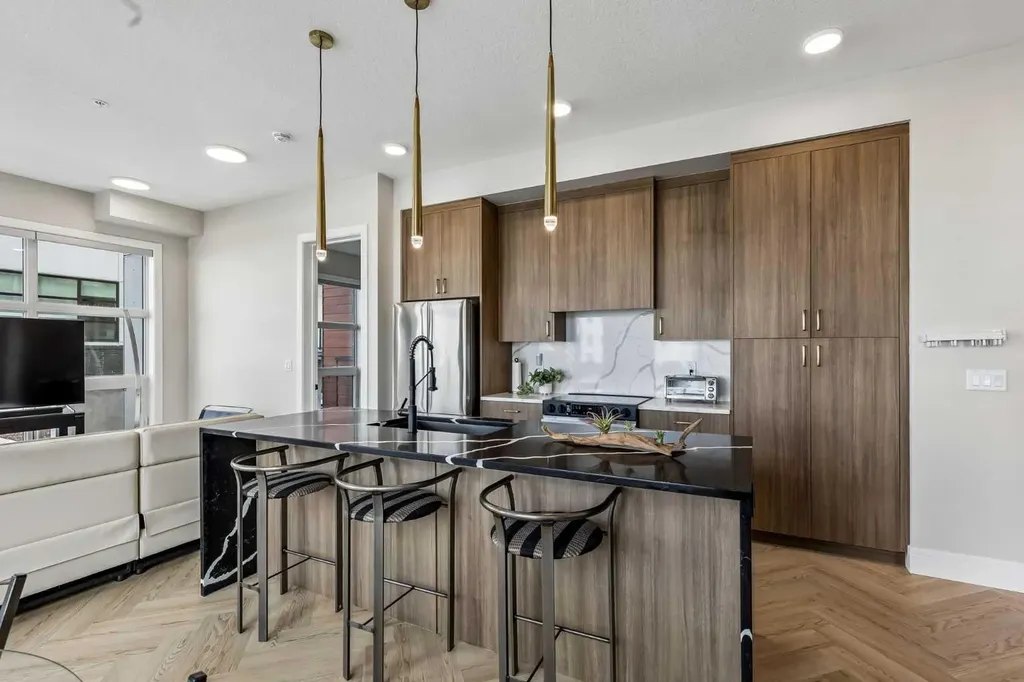 330 Dieppe Drive SW Calgary AB T3E 2L4