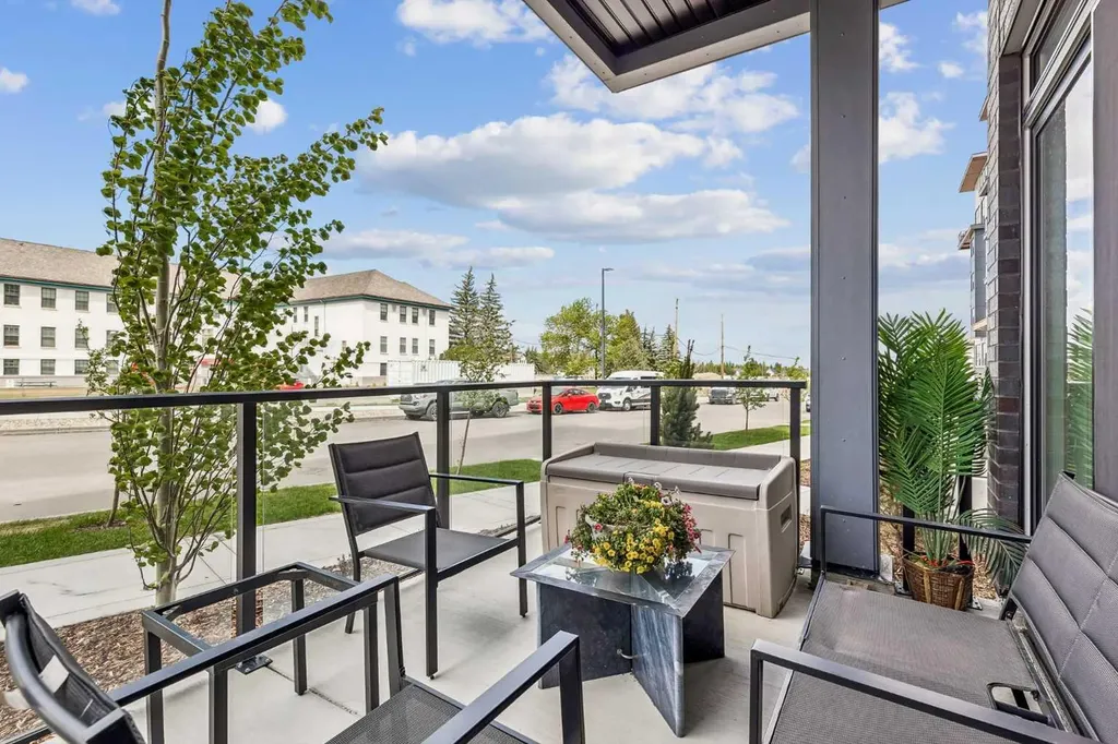 330 Dieppe Drive SW Calgary AB T3E 2L4