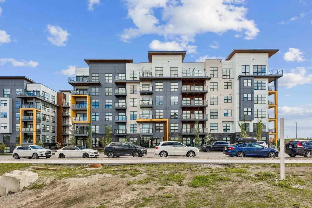 330 Dieppe Drive SW Calgary AB T3E 2L4
