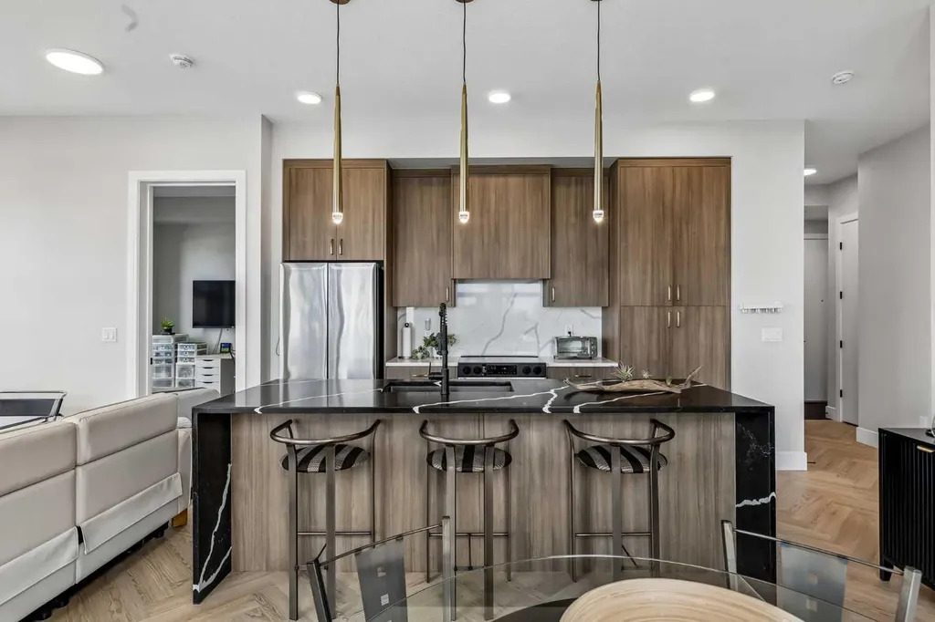330 Dieppe Drive SW Calgary AB T3E 2L4