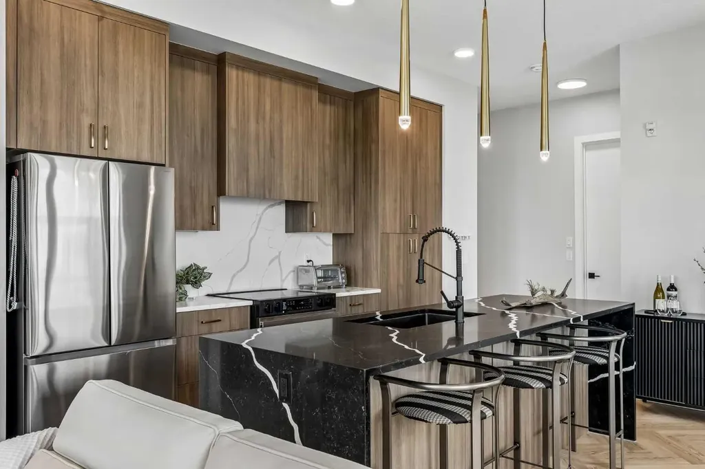 330 Dieppe Drive SW Calgary AB T3E 2L4