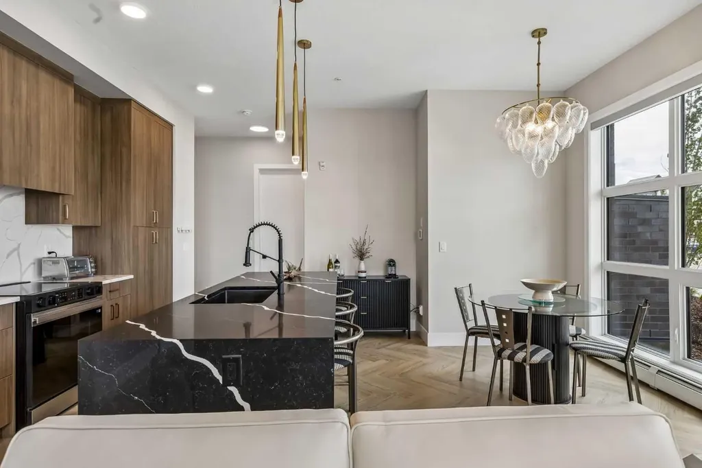 330 Dieppe Drive SW Calgary AB T3E 2L4