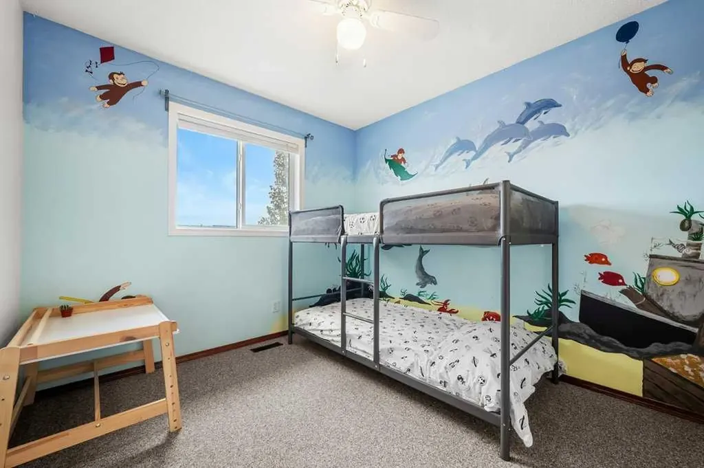 44 Everridge Way SW Calgary AB T2Y 4S7