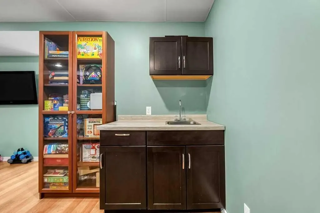 44 Everridge Way SW Calgary AB T2Y 4S7
