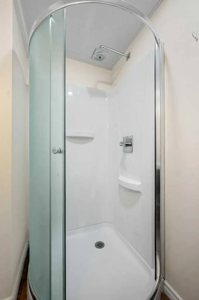 44 Everridge Way SW Calgary AB T2Y 4S7