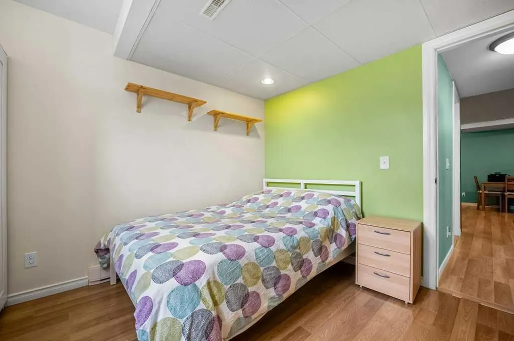 44 Everridge Way SW Calgary AB T2Y 4S7