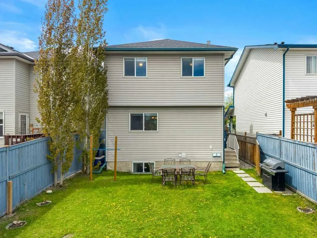 44 Everridge Way SW Calgary AB T2Y 4S7