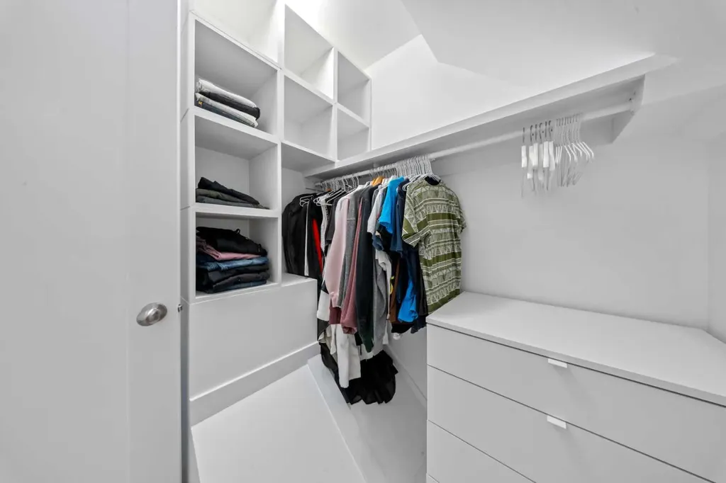 6020 Temple Drive NE Calgary AB T1Y 4R5