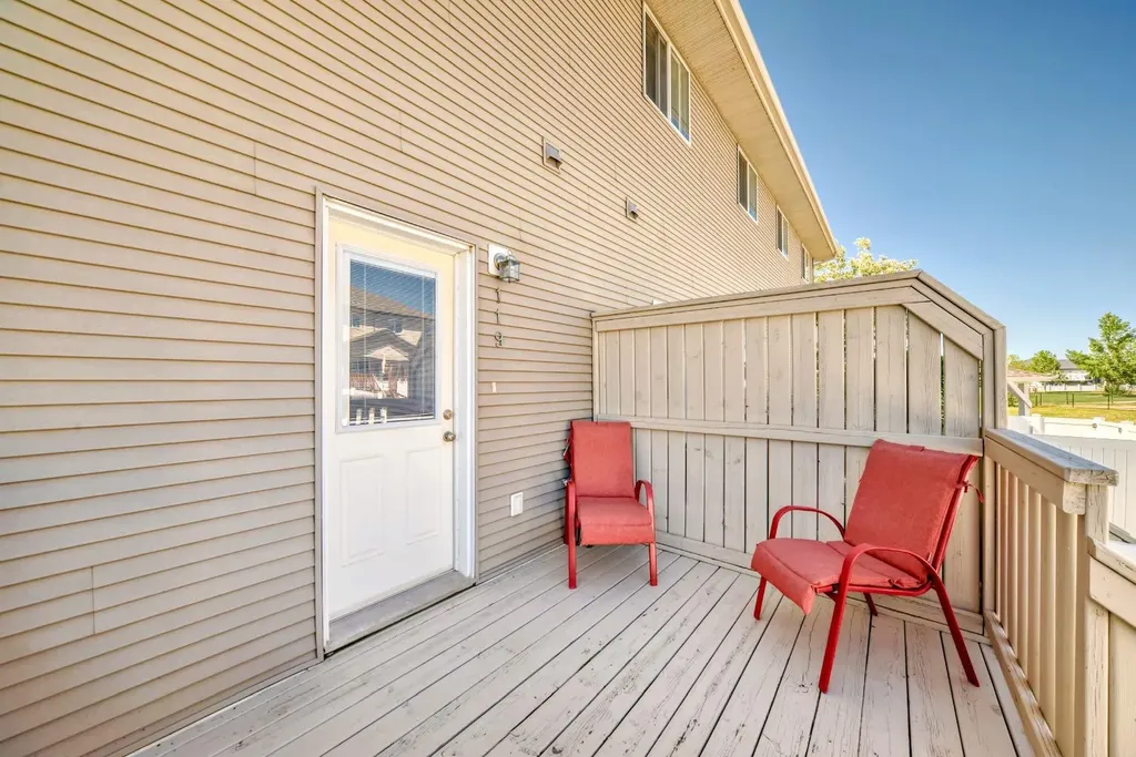 50 Lucky Place Sylvan Lake AB T4S 0E3